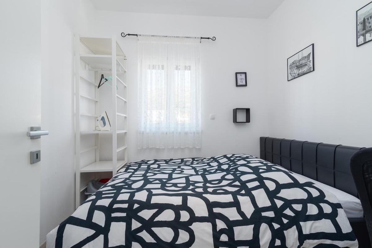 Apartman Spiro Trogir Exteriör bild