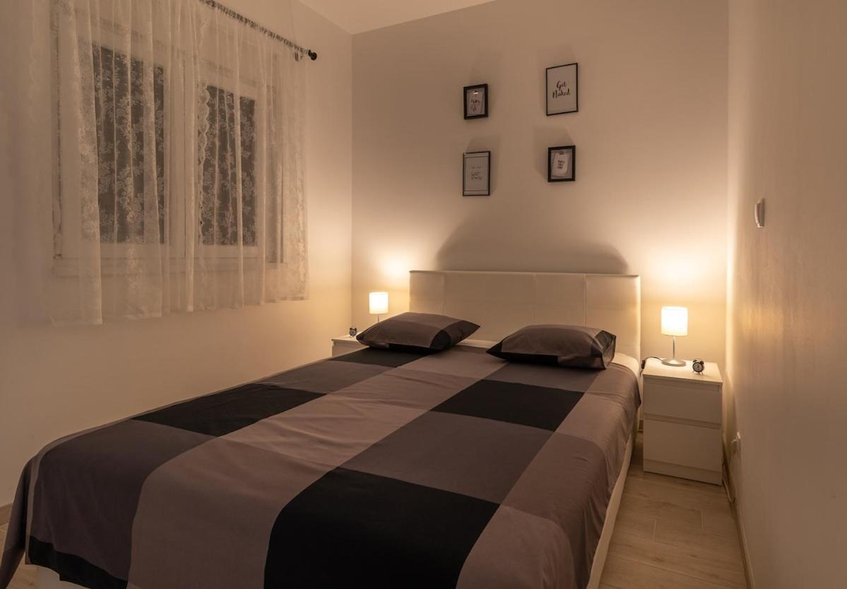 Apartman Spiro Trogir Exteriör bild